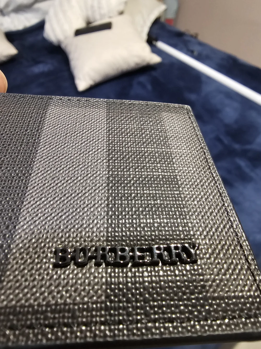 Burberry Men’s Black Textured Leather Cardholder